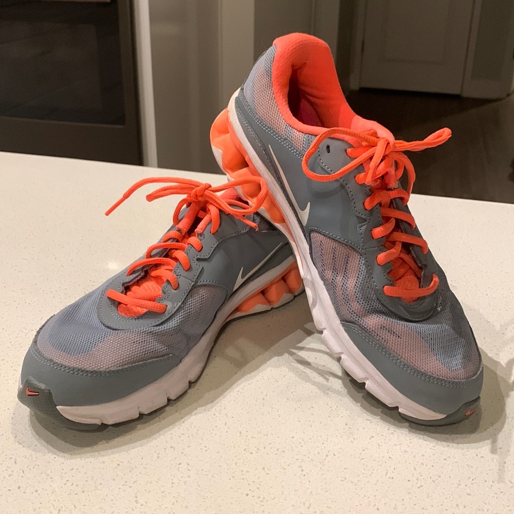 Nike womens “Reak Run 9”